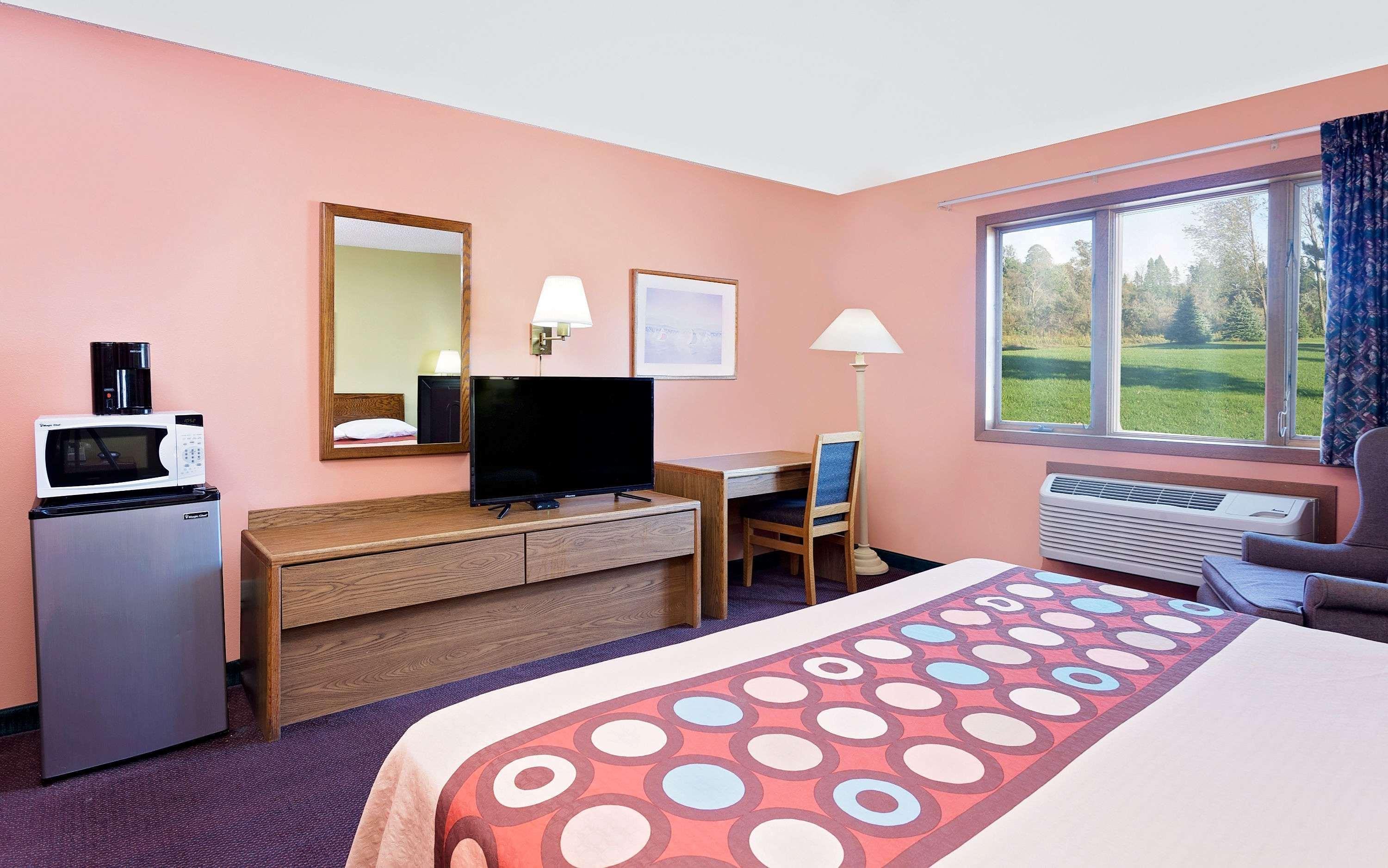 Super 8 By Wyndham Sturgeon Bay Hotell Exteriör bild