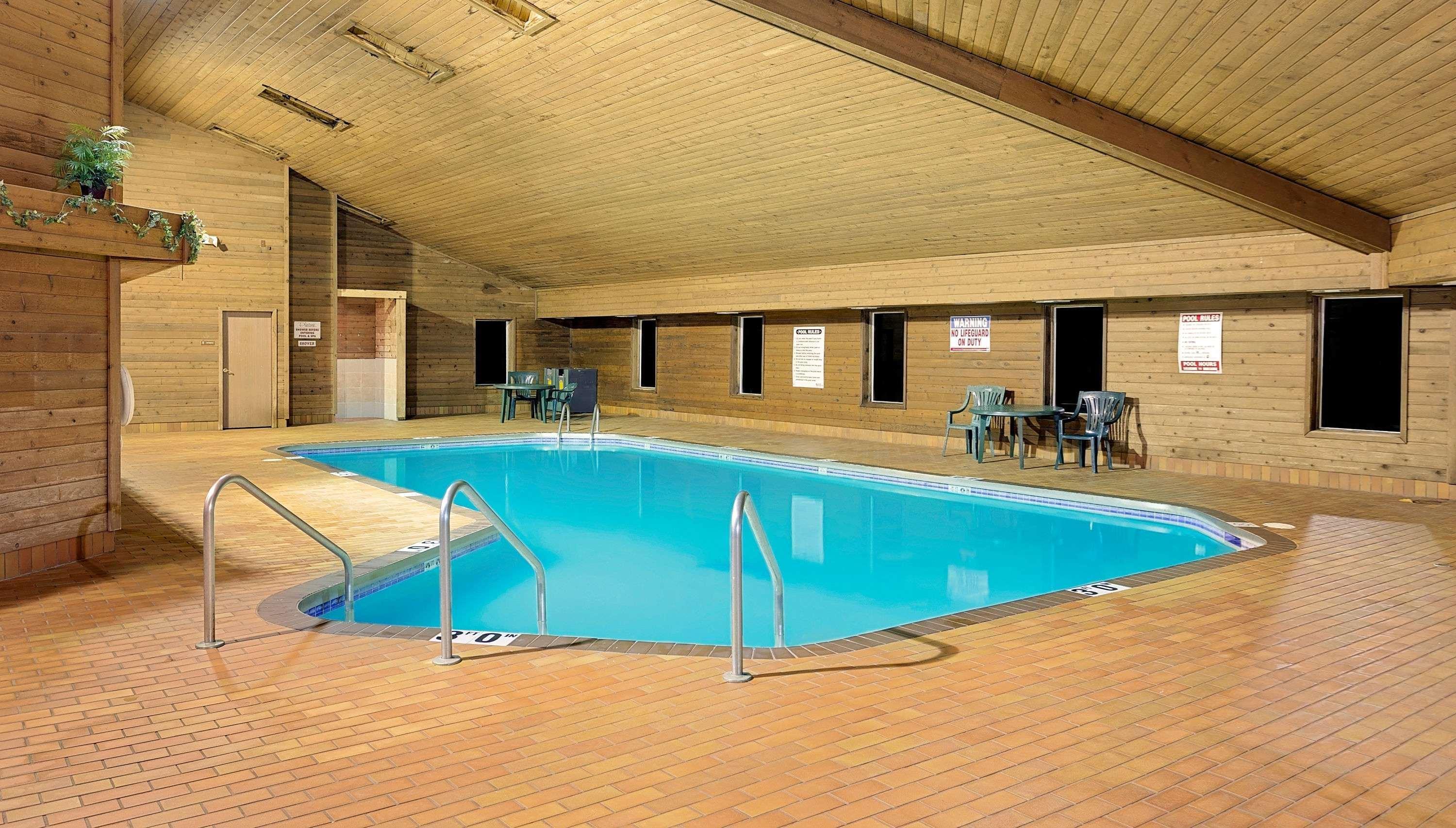 Super 8 By Wyndham Sturgeon Bay Hotell Exteriör bild