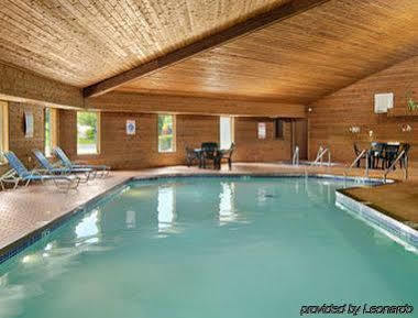 Super 8 By Wyndham Sturgeon Bay Hotell Exteriör bild
